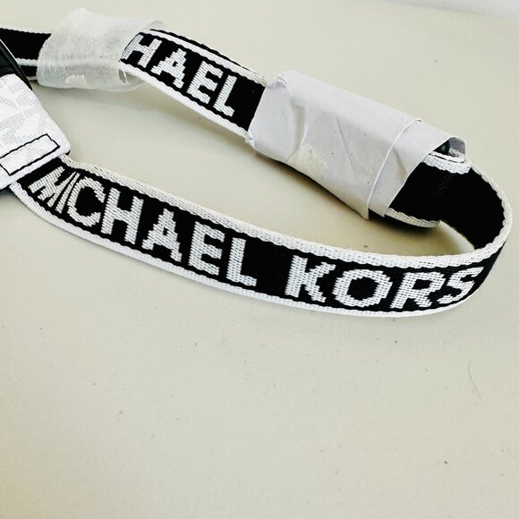 MICHAEL KORS MK SIGNATURE LOGO COOPER BELT BAG BRIGHT WHITE UNISEX - Picture 9 of 15